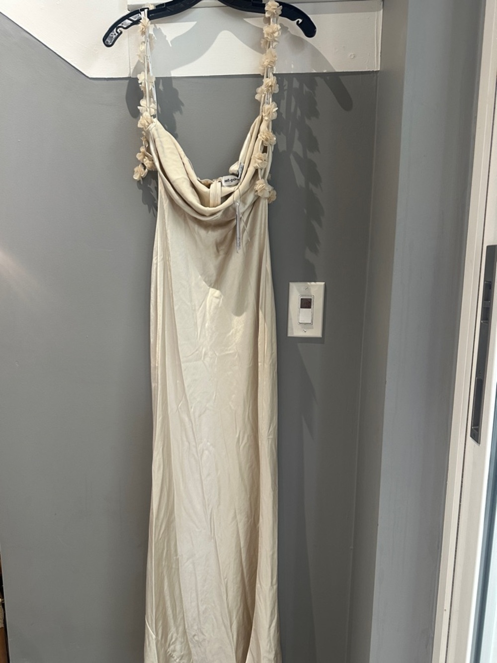 NWT Self-Portrait Flower Maxi Dress in Champagne Size 4 - Picture 3 of 3